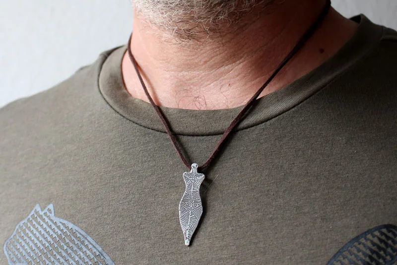Vénus Cucuteni, collier déesse mère néolithique en argent