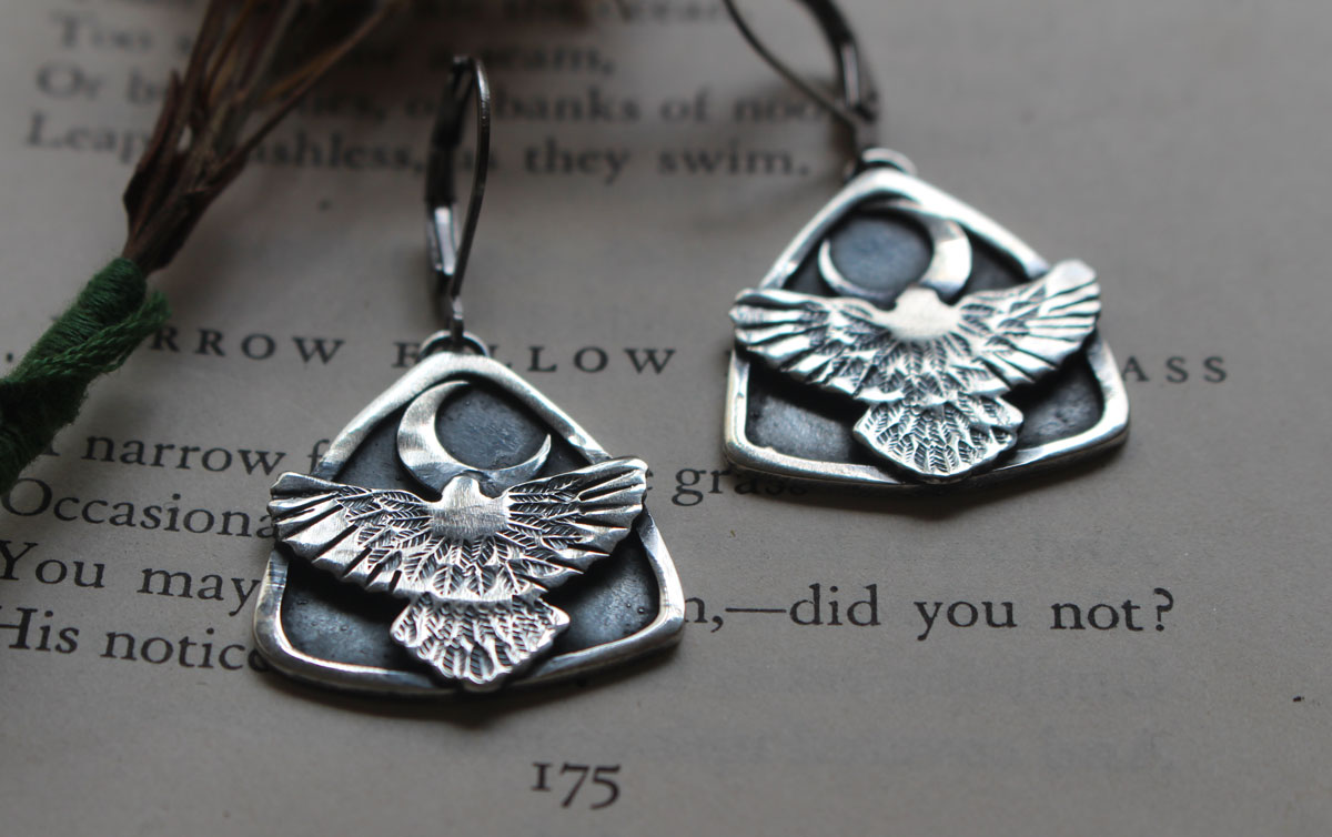 Vers la lune, boucles d’oreilles aigle nocturne amérindien en argent