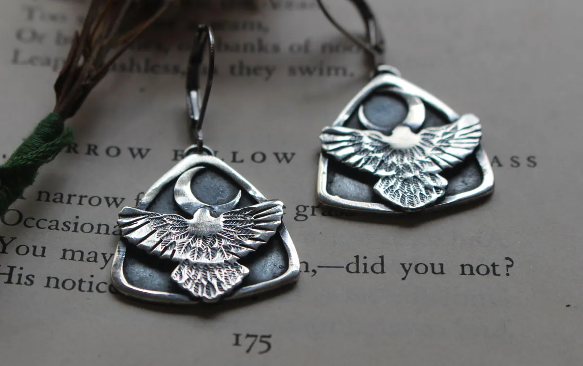 Vers la lune, boucles d’oreilles aigle nocturne amérindien en argent