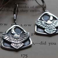 Vers la lune, boucles d’oreilles aigle nocturne amérindien en argent