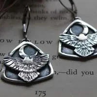 Vers la lune, boucles d’oreilles aigle nocturne amérindien en argent
