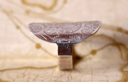 Voyage dans le temps, bague engrenage d’horloge steampunk en argent