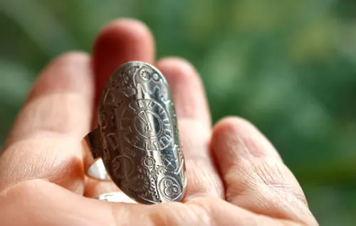 Voyage dans le temps, bague engrenage d’horloge steampunk en argent