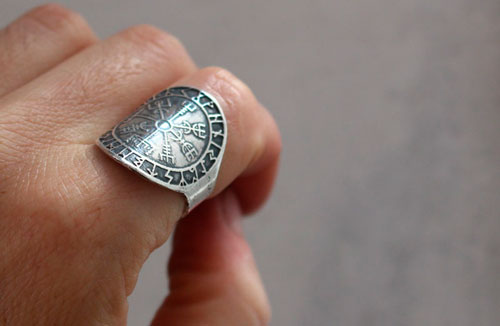 Vegvisir, bague viking en argent