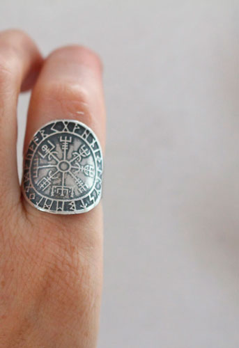 Vegvisir, bague viking en argent