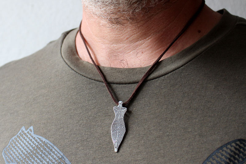 Vénus Cucuteni, pendentif déesse mère néolithique en argent