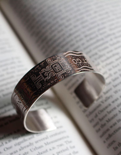 Xiuhmolpilli, bracelet Aztèque gravé en argent