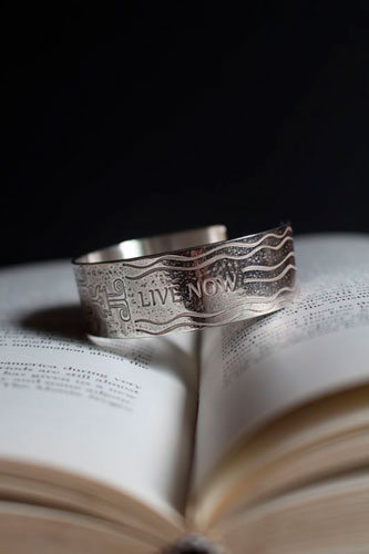 Xiuhmolpilli, bracelet Aztèque gravé en argent