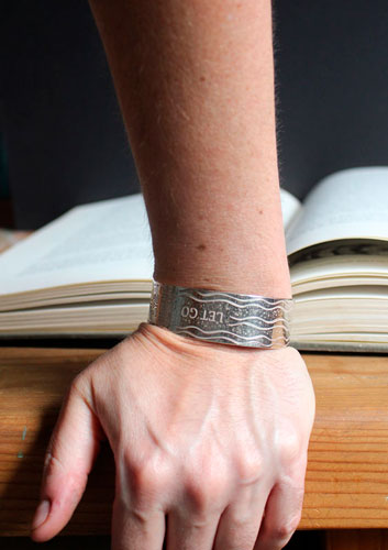 Xiuhmolpilli, bracelet Aztèque gravé en argent