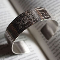 Xiuhmolpilli, bracelet Aztèque gravé en argent