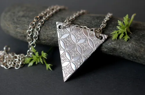 Yashiro, collier sanctuaire shippo japonais en argent