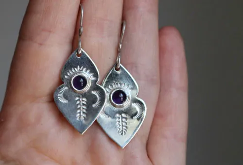 Yuma, boucles d’oreilles pointe de flèche amérindienne en argent et améthyste