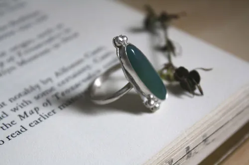 Zéphyrine, bague pierre au choix en argent avec onyx, œil de tigre, howlite, agate rouge ou agate verte