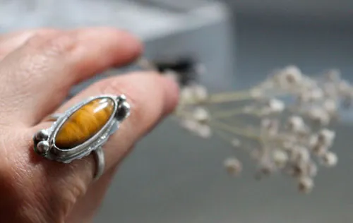 Zéphyrine, bague pierre au choix en argent avec onyx, œil de tigre, howlite, agate rouge ou agate verte
