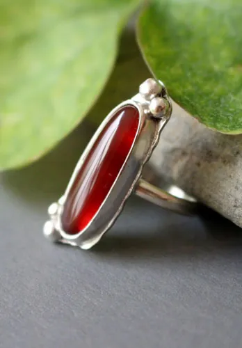 Zéphyrine, bague pierre au choix en argent avec onyx, œil de tigre, howlite, agate rouge ou agate verte