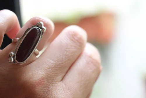 Zéphyrine, bague pierre au choix en argent avec onyx, œil de tigre, howlite, agate rouge ou agate verte