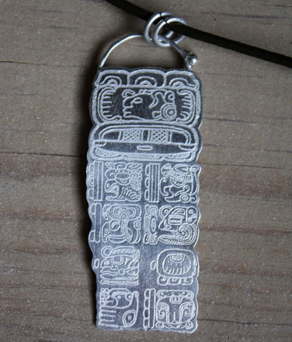 Compte long, pendentif en argent du calendrier Maya