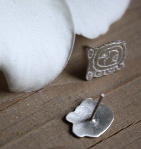 Tzolkin Tzolkin, boucles d’oreilles puces du calendrier Maya en argent en argent