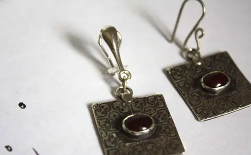 Artemisia, boucles d’oreilles pour oreilles non-percées