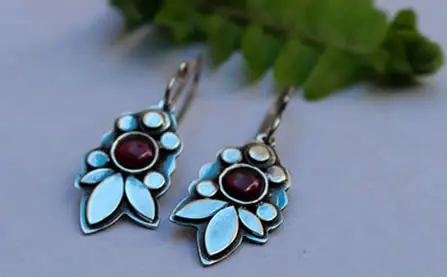 Boucles d’oreilles camélia