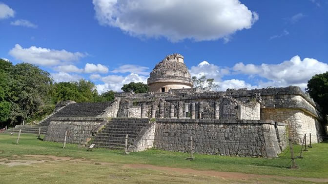 L’observatoire ou Caracol de Chichen Itza, site maya du Mexique. C’est depuis ce genre de structure que les prêtres mayas observaient le ciel pour élaborer une série de calendriers parmi les plus précis du monde