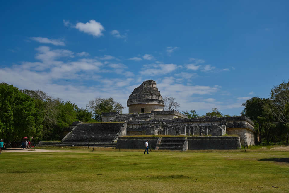 L’observatoire ou Caracol de Chichen Itza, site maya du Mexique. C’est depuis ce genre de structure que les prêtres mayas observaient le ciel pour élaborer une série de calendriers parmi les plus précis du monde