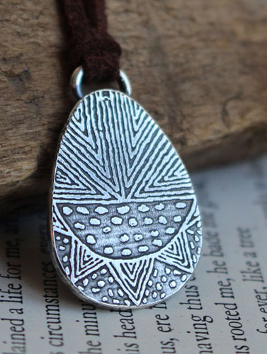 Collier reproduction d&rsquo;un riji aborigène