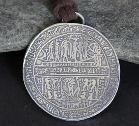 Collier Hypocéphale d’Harnetatf inspiré de l’objet mortuaire égyptien