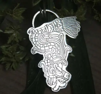 Pendentif Serpent à plumes, le dieu Quetzalcoatl des aztèques