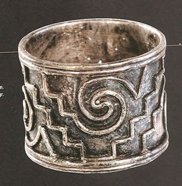 Bague en argent de la tombe 7 de Monte Alban, Oaxaca, Mexique