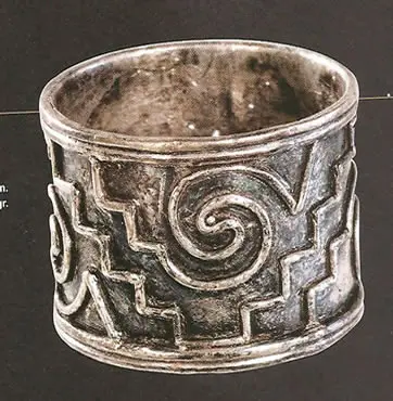 Bague en argent zapotèque de la tombe 7 de Monte Albán, Oaxaca Mexique