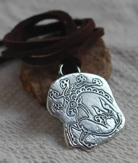 Collier princesse de l’Altaï, inspiré du tatouage d’une momie des nomades des steppes