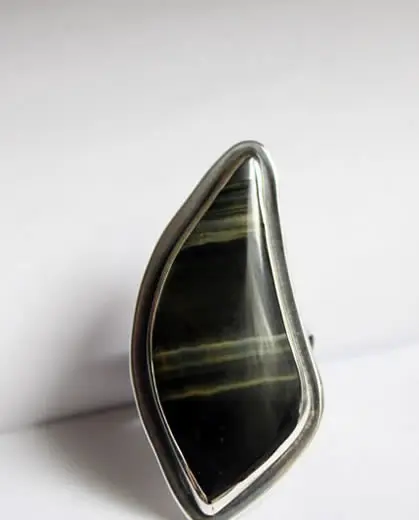 Bague personnalisée avec un œil de tigre