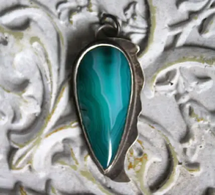 Histoire et vertus de l’agate bleue