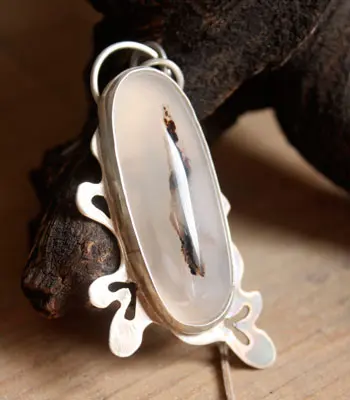 Histoire et vertus de l’agate dendritique