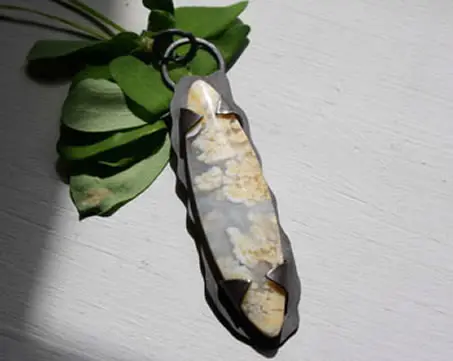 Agate point plume graveyard : histoire et vertus