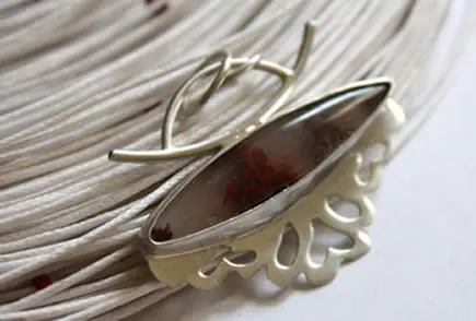 Agate sang de pigeon naturelle – histoire et vertus en lithothérapie