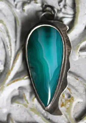 Vertus symboliques des pierres bleues en lithothérapie et culture