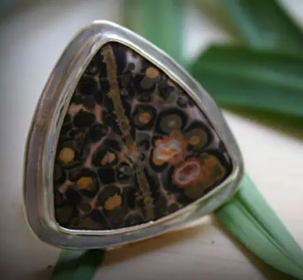 Bague en argent et jaspe léopard - Modèle Delta