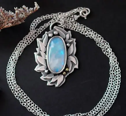 Labradorite blanche, histoire et vertus